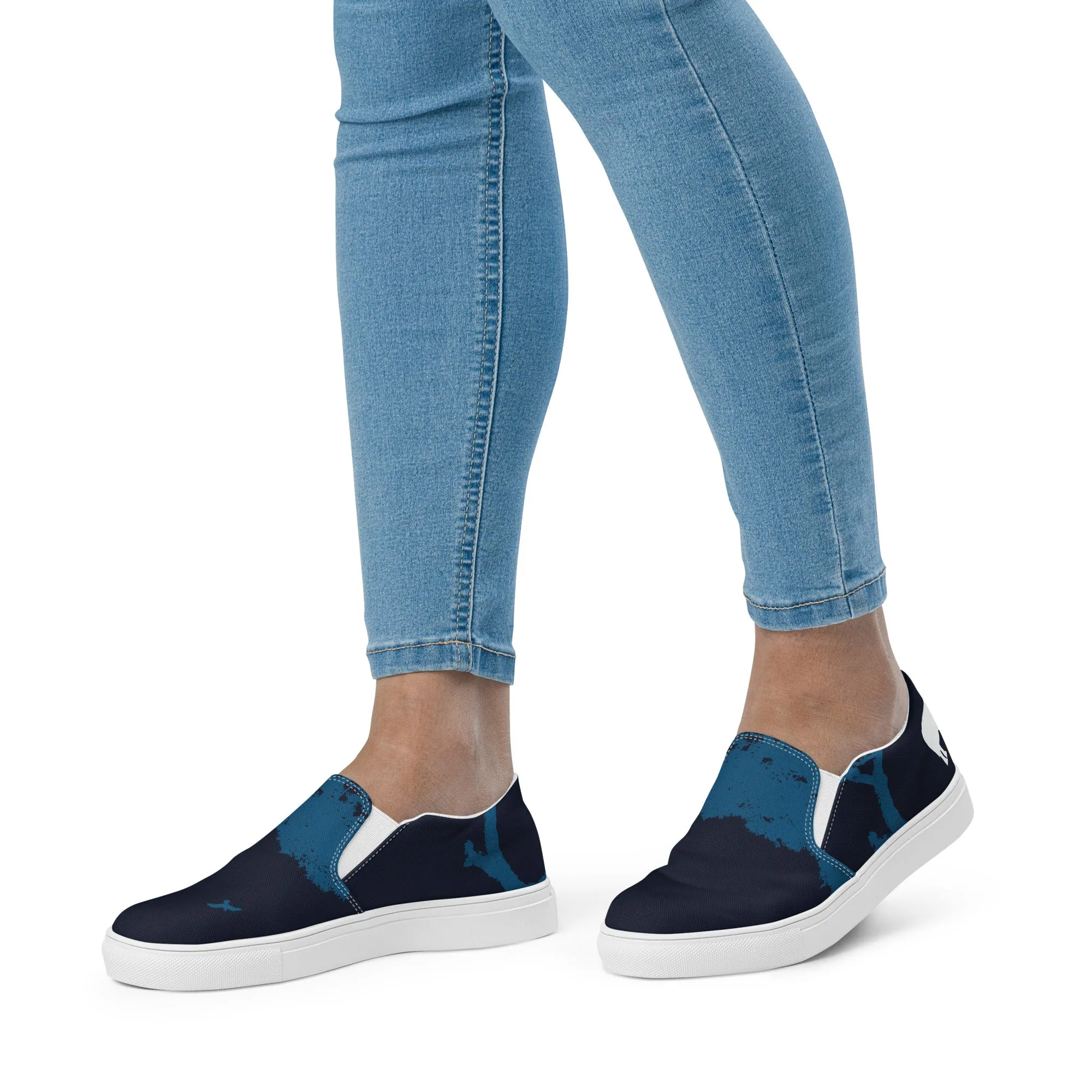 FAMILY Women’s Slip-On Canvas Shoes