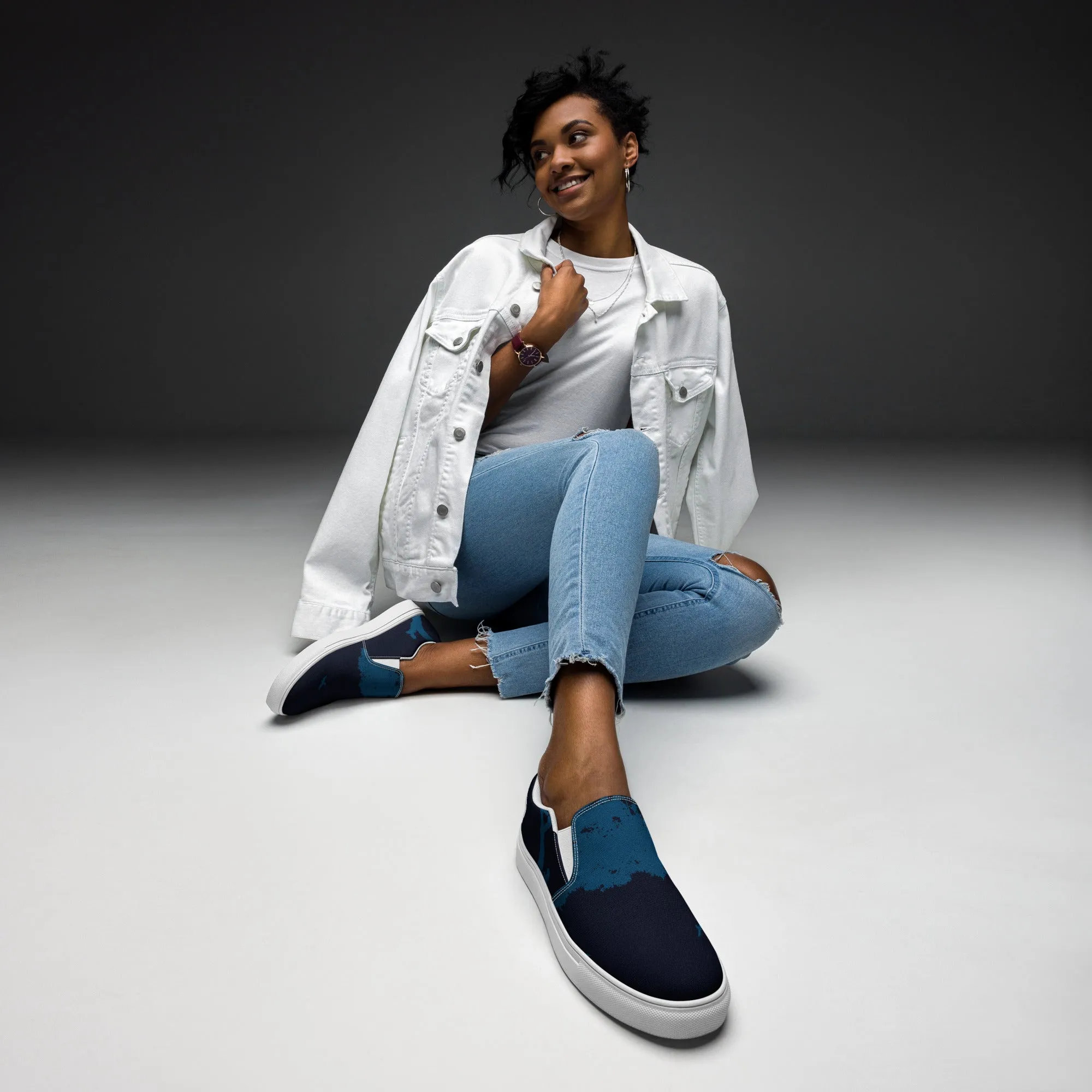 FAMILY Women’s Slip-On Canvas Shoes