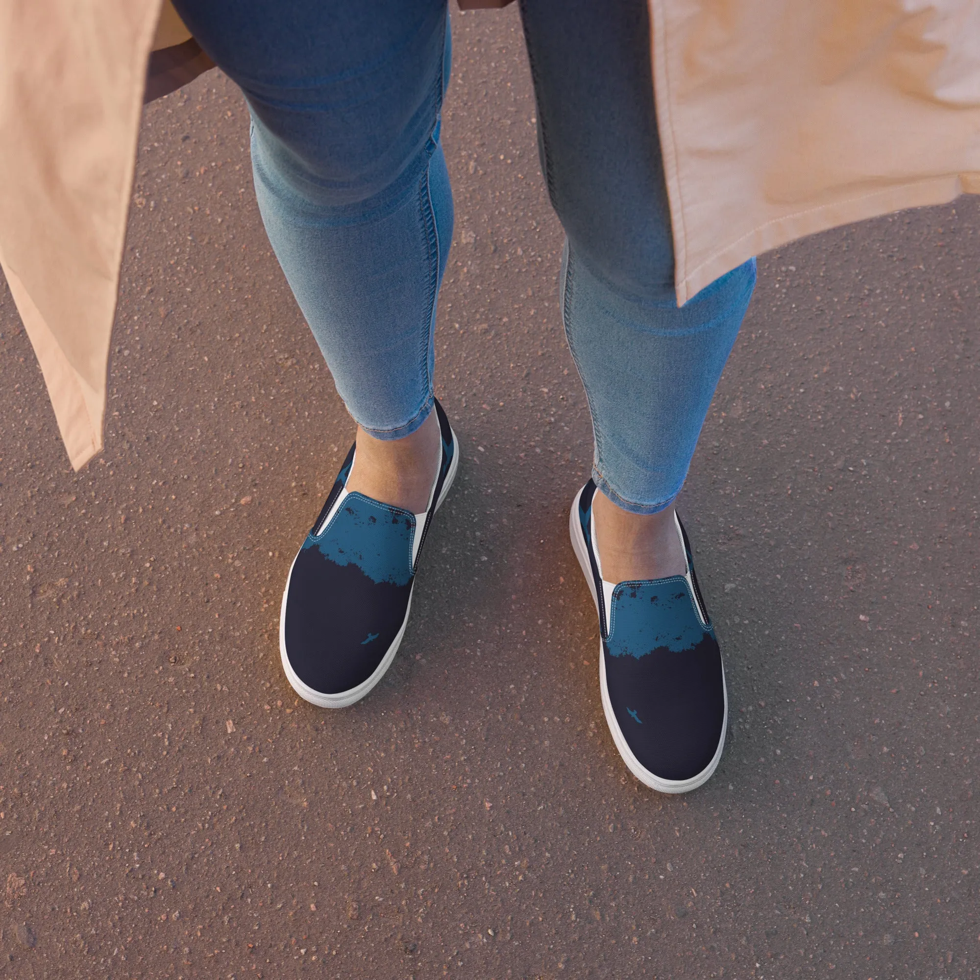 FAMILY Women’s Slip-On Canvas Shoes