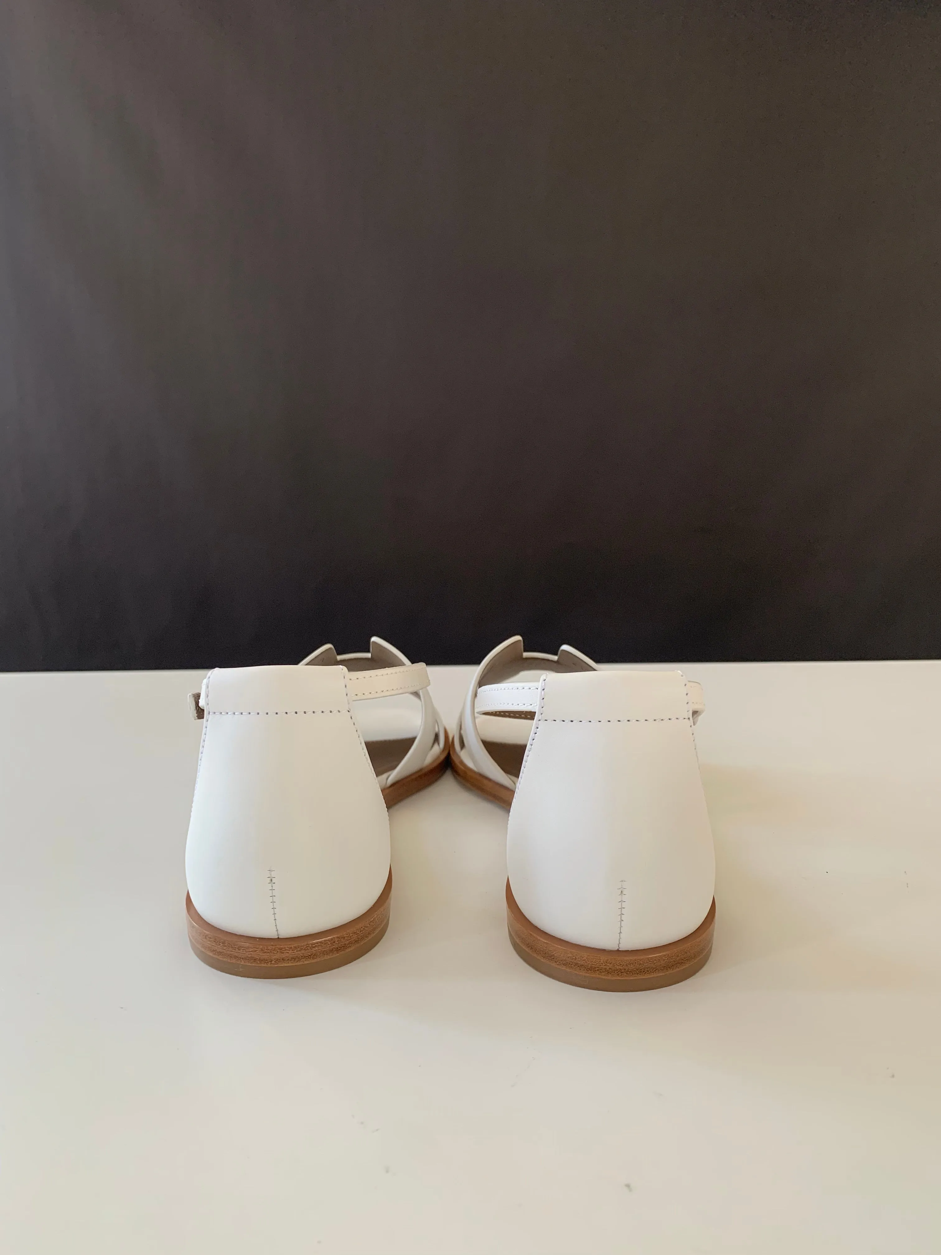 <b>HERMÈS</b> <br>Santorini Sandlas 36