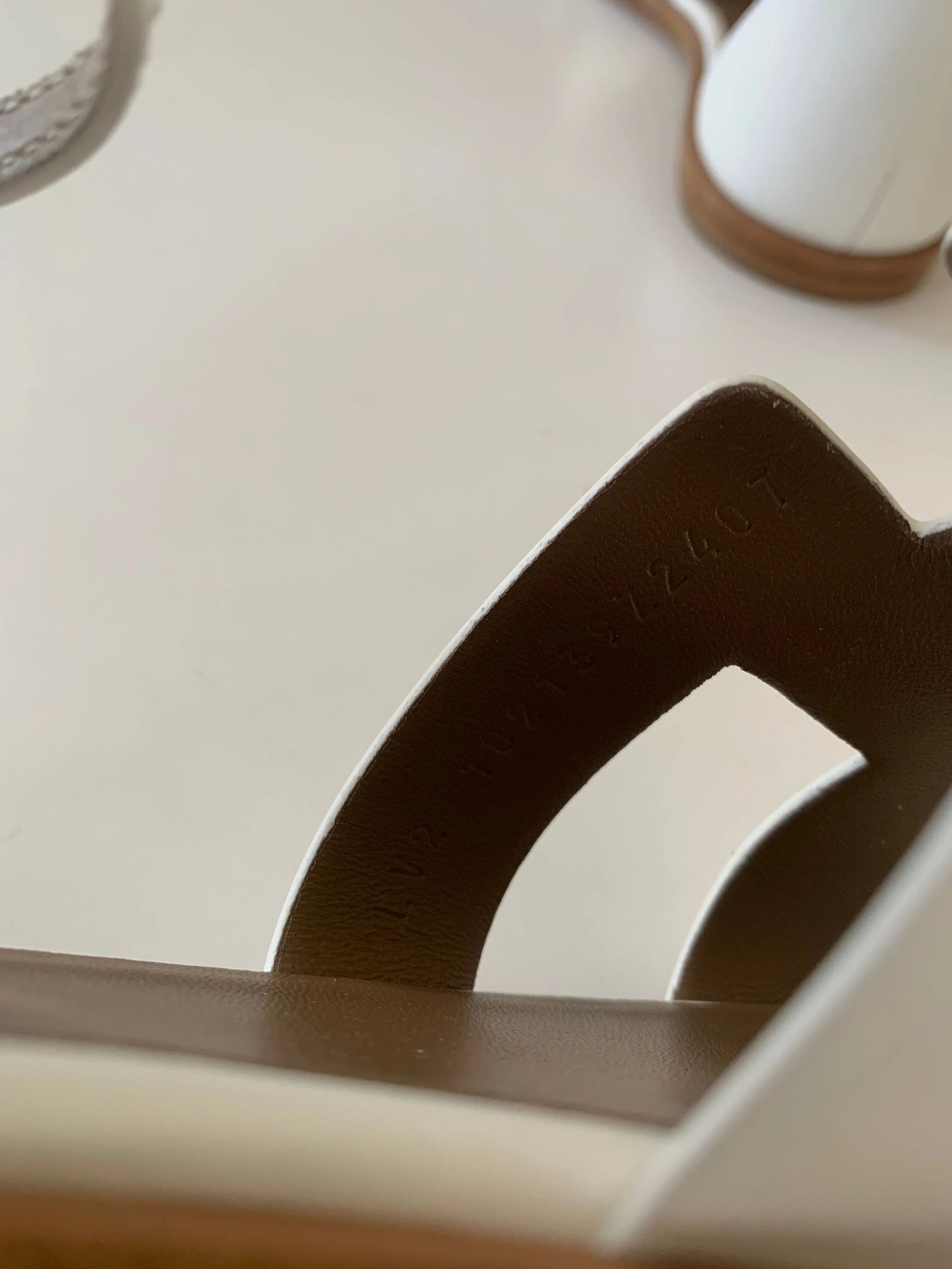 <b>HERMÈS</b> <br>Santorini Sandlas 36