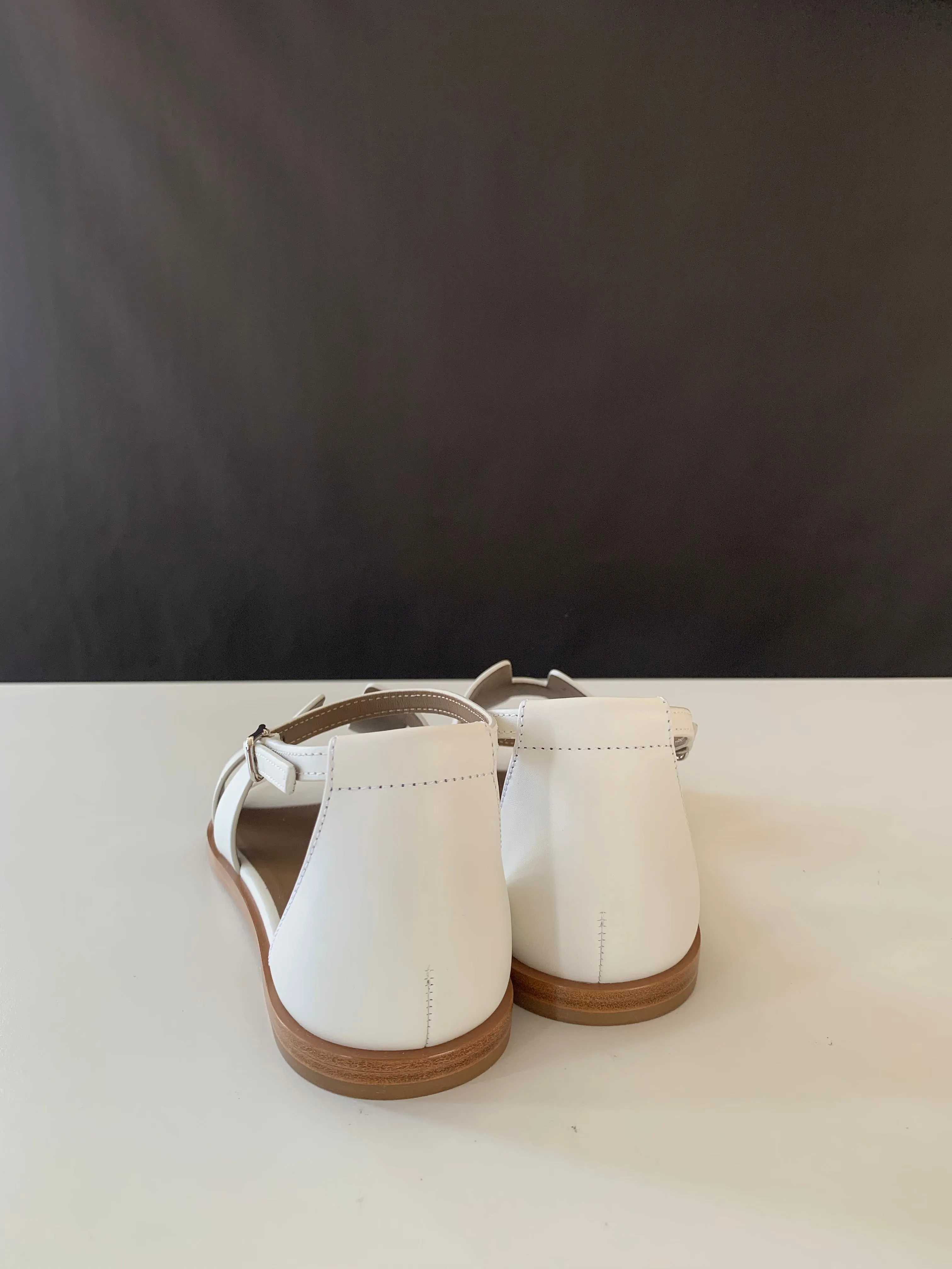 <b>HERMÈS</b> <br>Santorini Sandlas 36