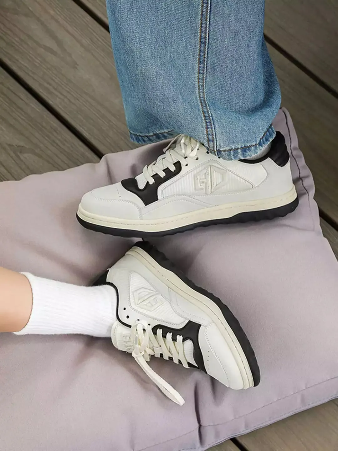 Niceprimes Stylish Versatile White Sneakers
