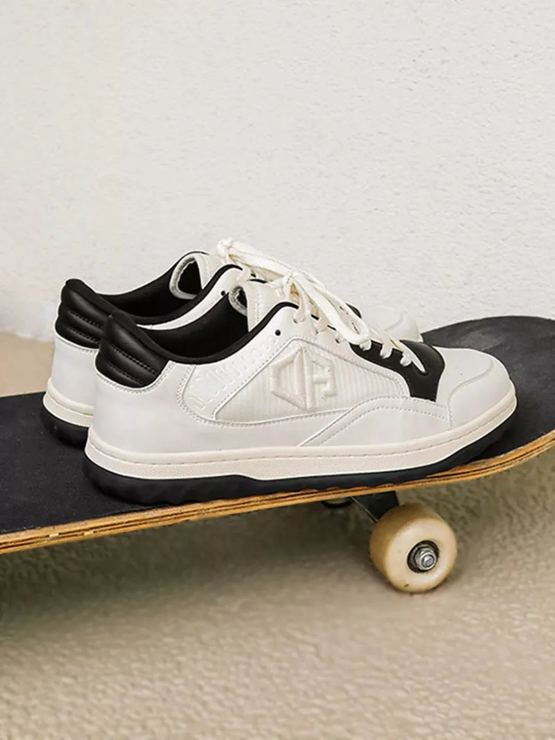 Niceprimes Stylish Versatile White Sneakers