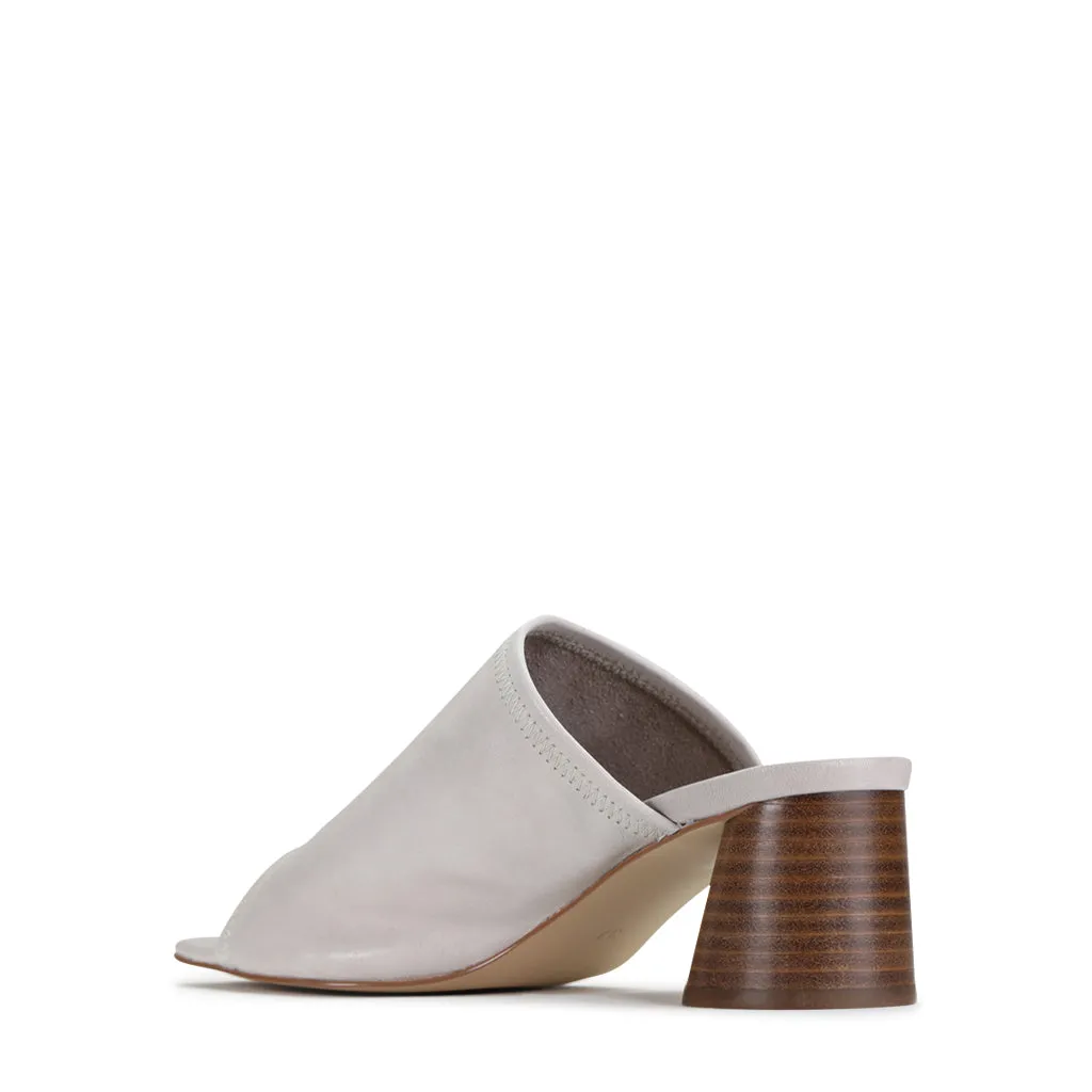 PETTI LEATHER HEEL SANDAL