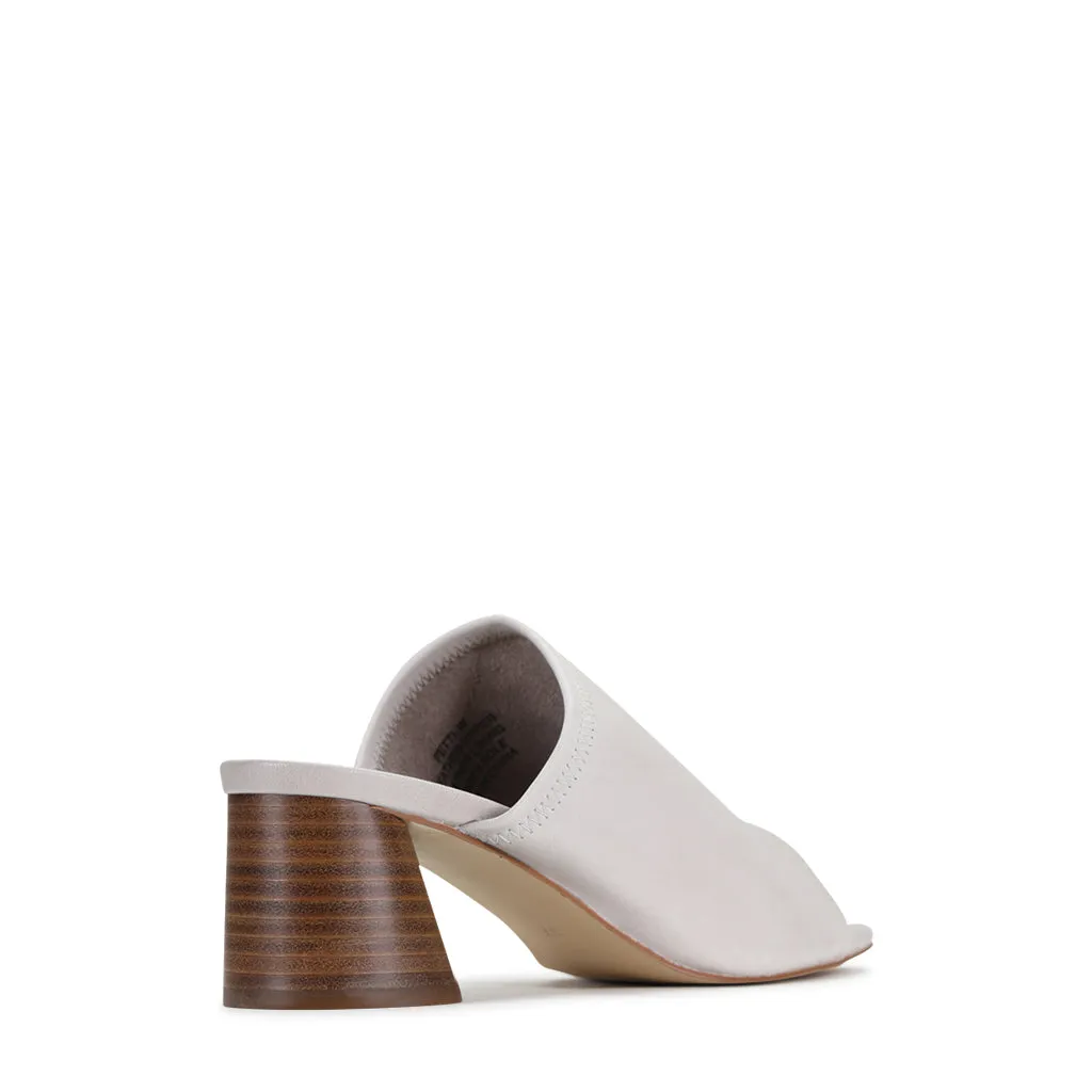 PETTI LEATHER HEEL SANDAL