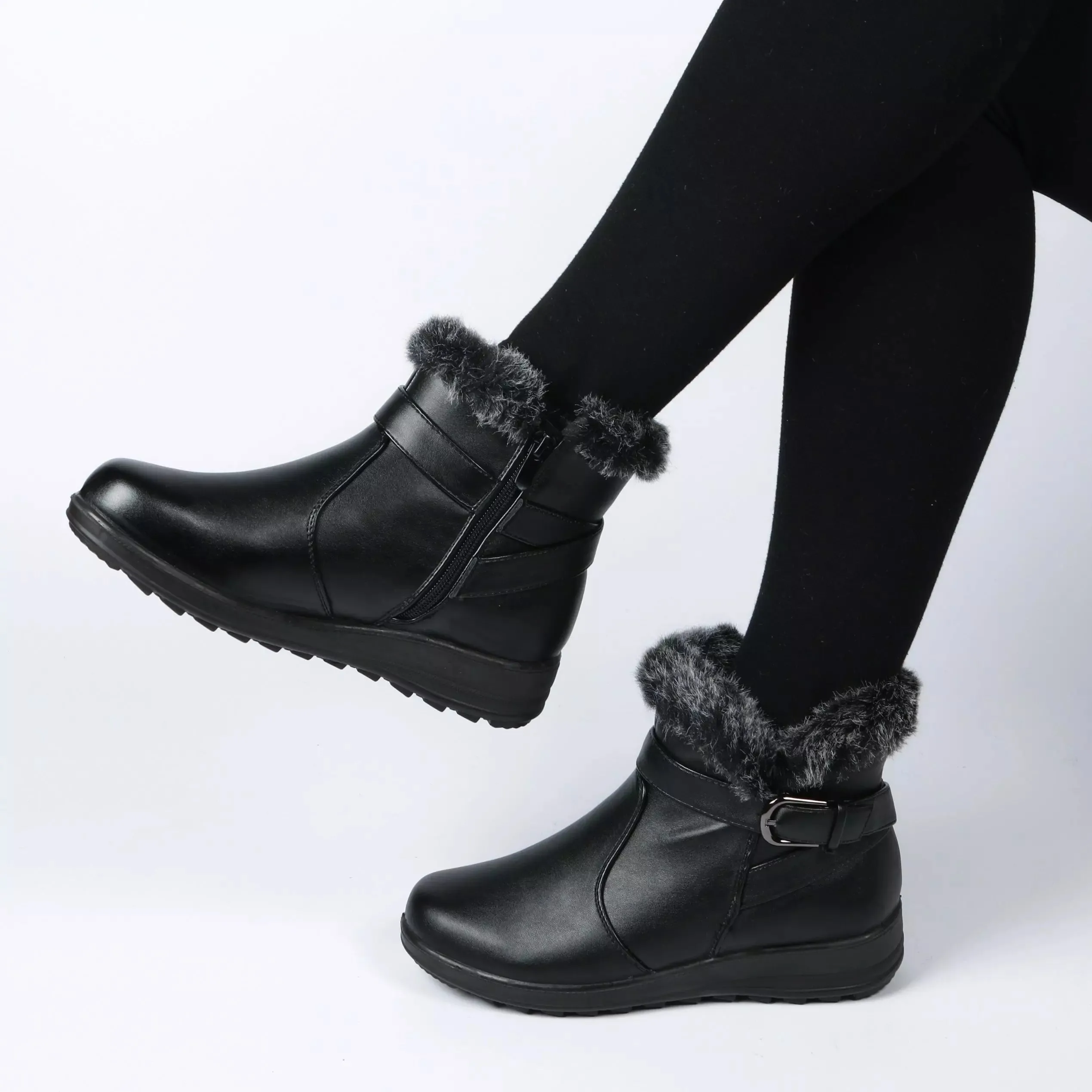 TP7024 LADIES BLK PU ANKLE STRAP WARM LINED ANKLE BOOT